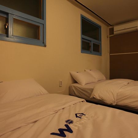 W Mini Hotel Dongdaemoon Szöul Kültér fotó
