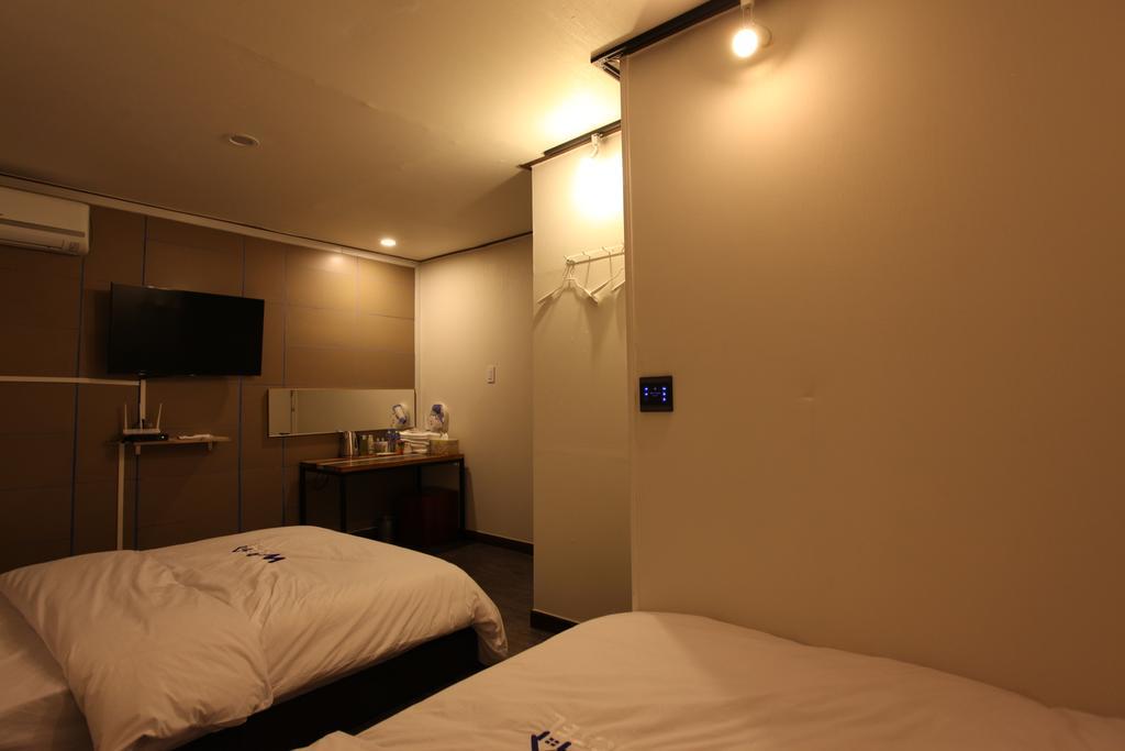 W Mini Hotel Dongdaemoon Szöul Kültér fotó
