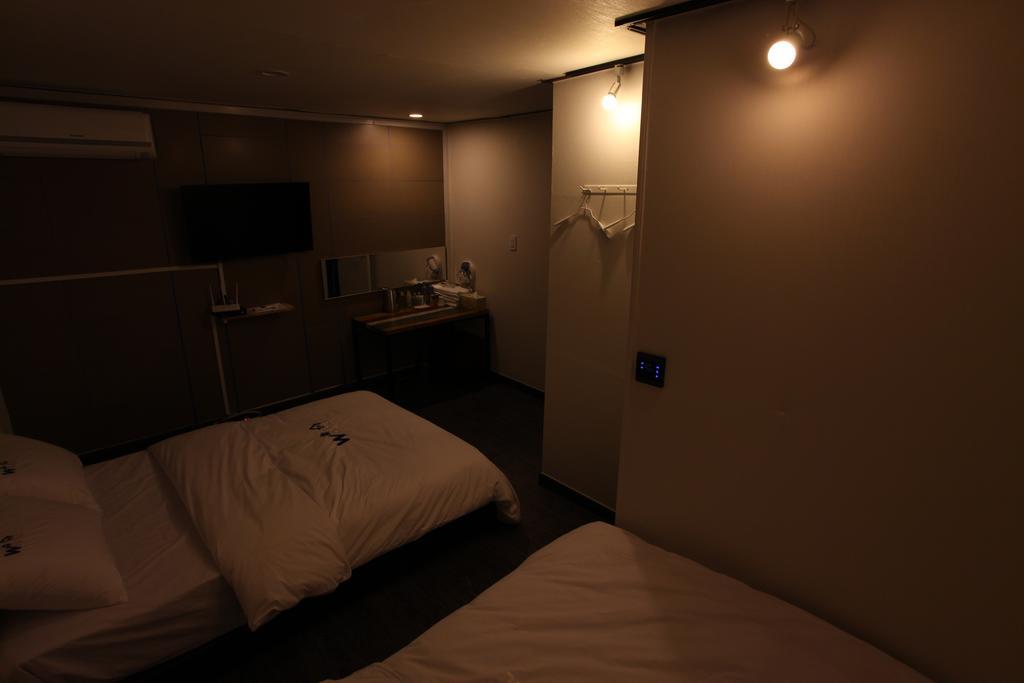 W Mini Hotel Dongdaemoon Szöul Kültér fotó