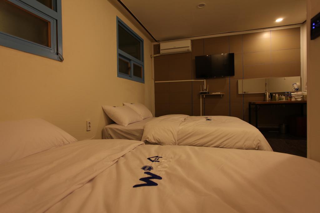 W Mini Hotel Dongdaemoon Szöul Kültér fotó