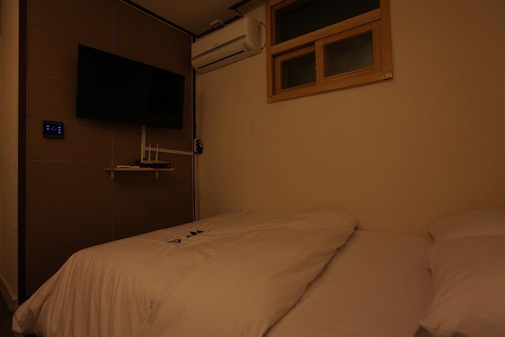 W Mini Hotel Dongdaemoon Szöul Kültér fotó
