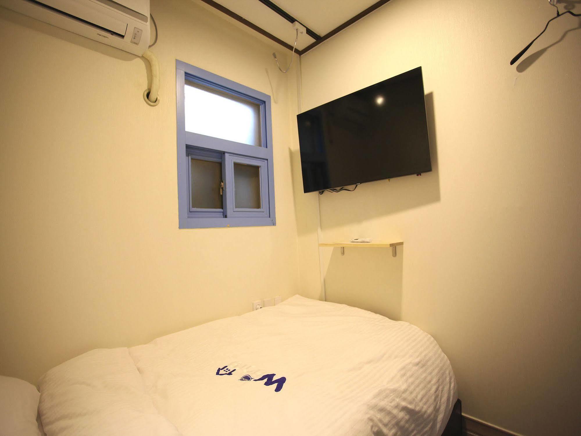 W Mini Hotel Dongdaemoon Szöul Kültér fotó