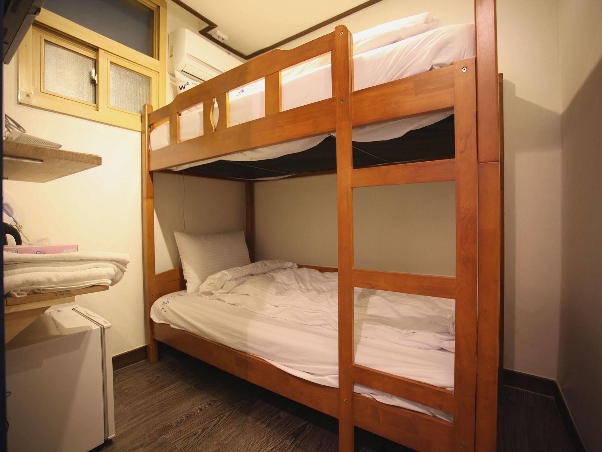 W Mini Hotel Dongdaemoon Szöul Kültér fotó